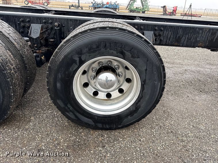 image for item EC4570 2003 Kenworth T300 truck cab and chassis