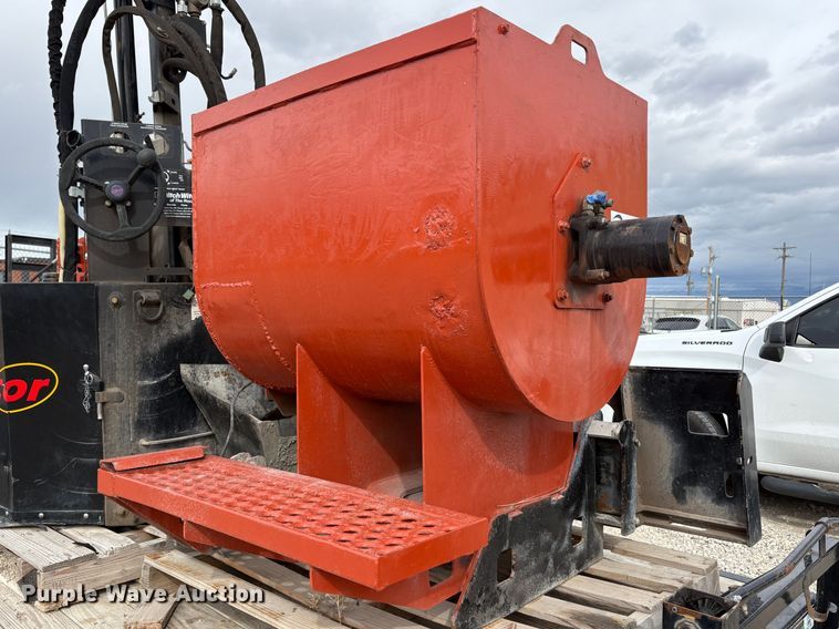 image for item EC8252 Skid steer concrete mixer