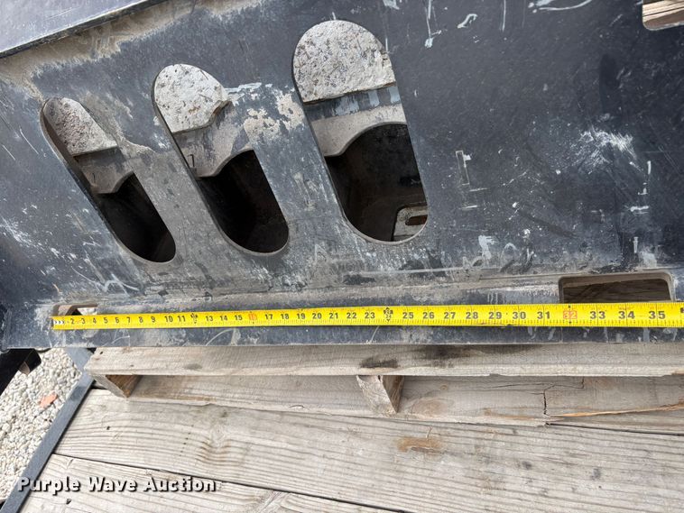 image for item EC8252 Skid steer concrete mixer