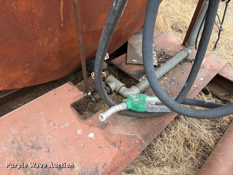 image for item ED5136 2001 Permian Tank fuel tank