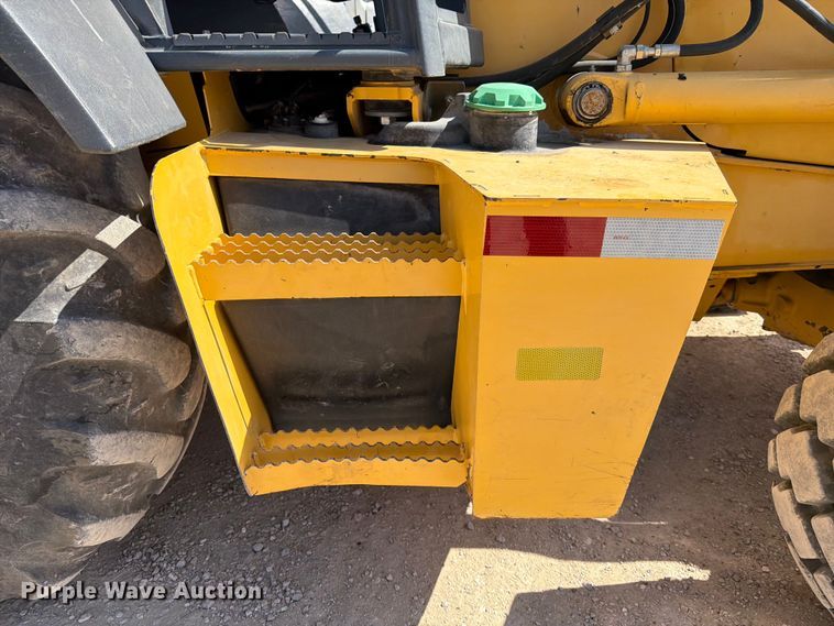 image for item ED5138 2013 John Deere 310K backhoe