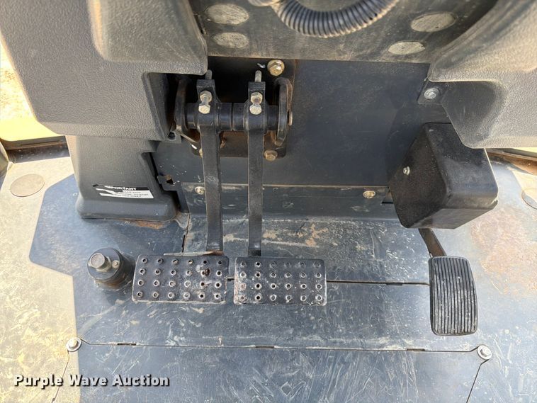 image for item ED5138 2013 John Deere 310K backhoe