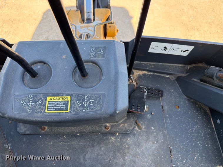 image for item ED5138 2013 John Deere 310K backhoe