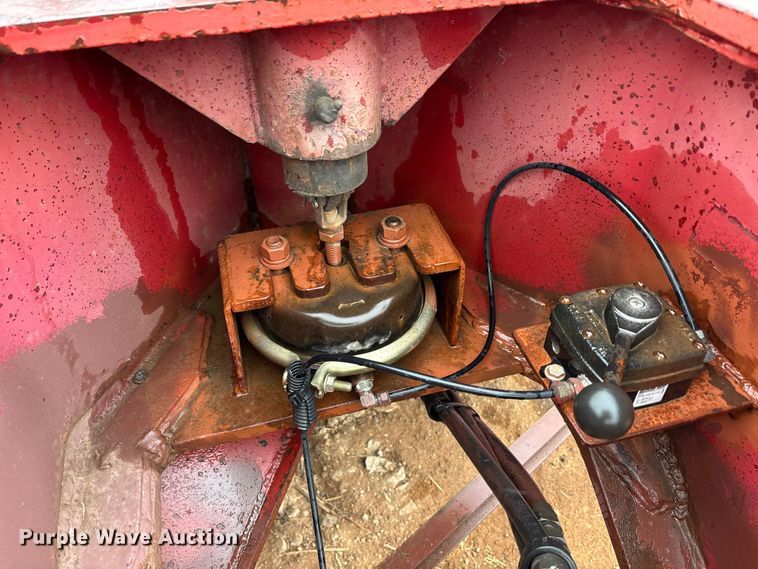 image for item EE0097 1986 Siebert lowboy equipment trailer