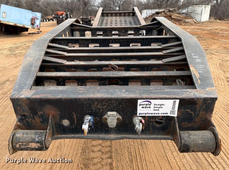 image for item EE0098 1987 Siebert lowboy equipment trailer