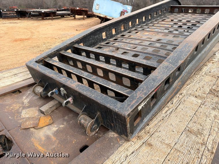 image for item EE0098 1987 Siebert lowboy equipment trailer