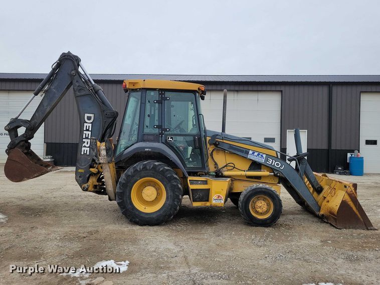 image for item EE0877 2012 John Deere 310J backhoe