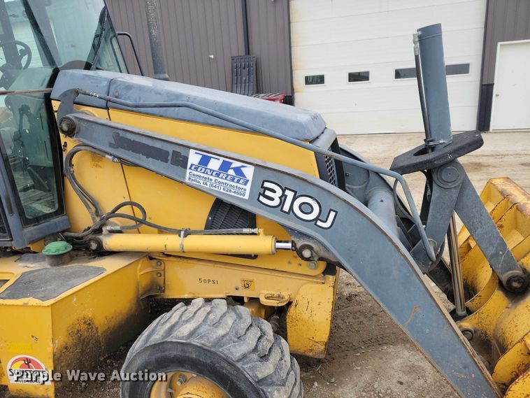 image for item EE0877 2012 John Deere 310J backhoe