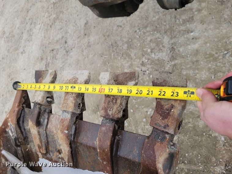 image for item EE0877 2012 John Deere 310J backhoe