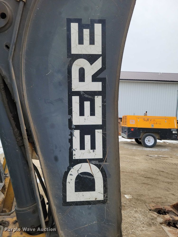 image for item EE0877 2012 John Deere 310J backhoe