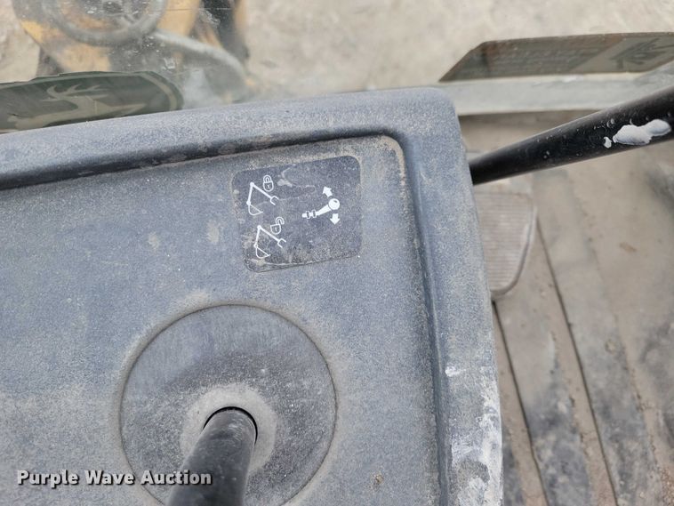 image for item EE0877 2012 John Deere 310J backhoe