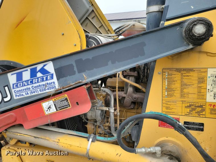 image for item EE0877 2012 John Deere 310J backhoe