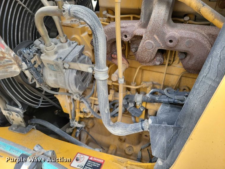 image for item EE0877 2012 John Deere 310J backhoe