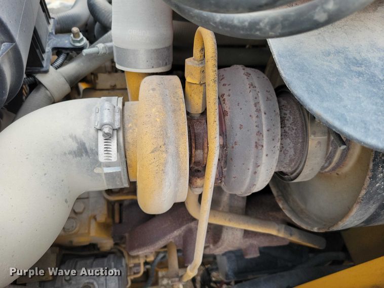 image for item EE0877 2012 John Deere 310J backhoe