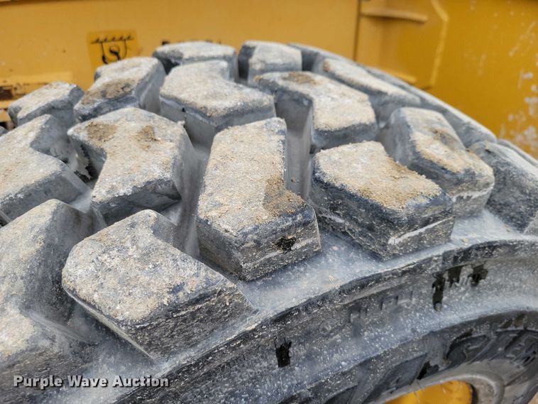 image for item EE0877 2012 John Deere 310J backhoe