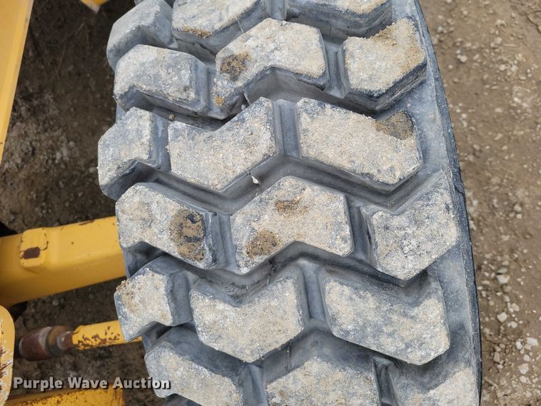 image for item EE0877 2012 John Deere 310J backhoe