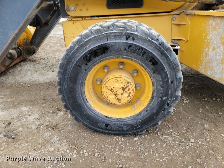 image for item EE0877 2012 John Deere 310J backhoe