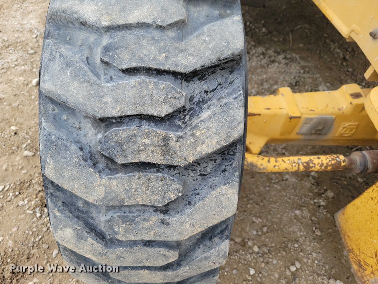 image for item EE0877 2012 John Deere 310J backhoe