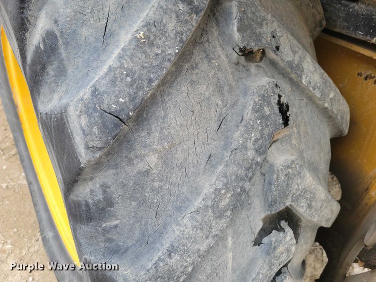 image for item EE0877 2012 John Deere 310J backhoe