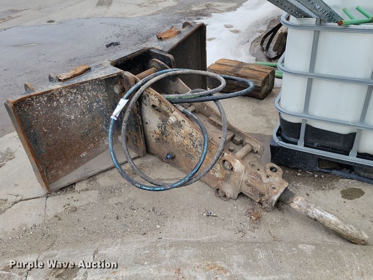 image for item EE0878 Skid steer breaker