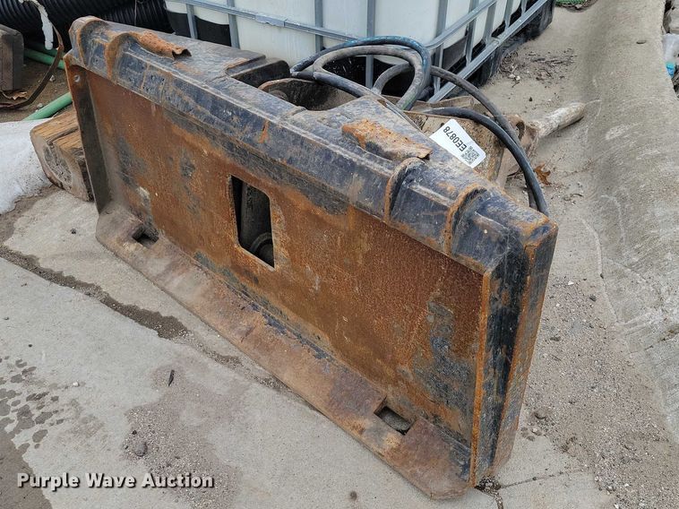 image for item EE0878 Skid steer breaker