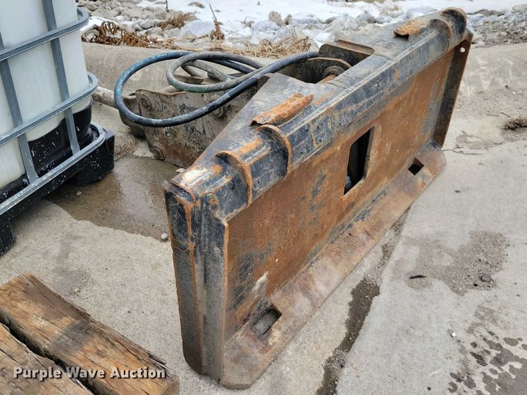 image for item EE0878 Skid steer breaker