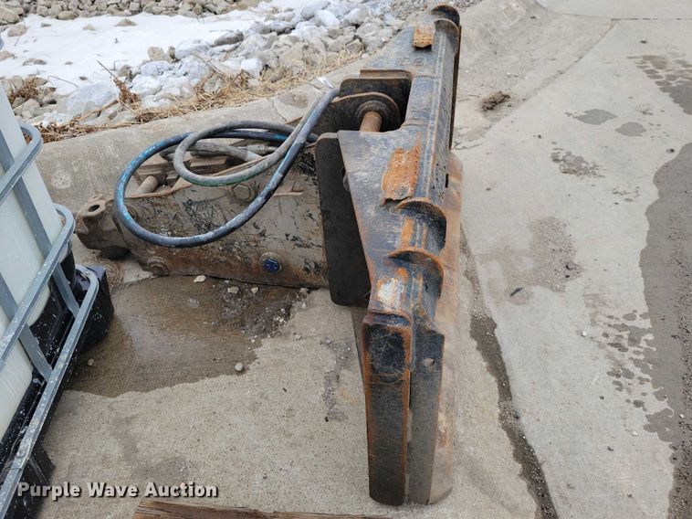 image for item EE0878 Skid steer breaker