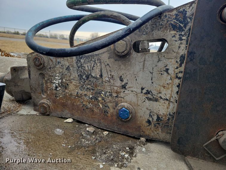 image for item EE0878 Skid steer breaker