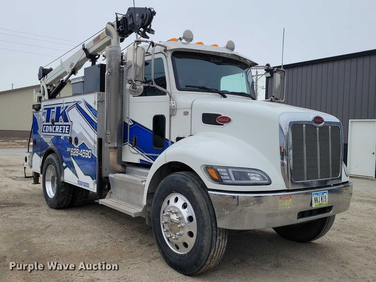 image for item EE0879 2016 Peterbilt 337 utility / service truck