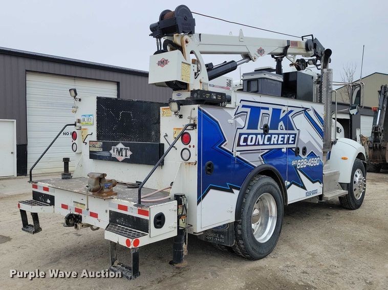 image for item EE0879 2016 Peterbilt 337 utility / service truck