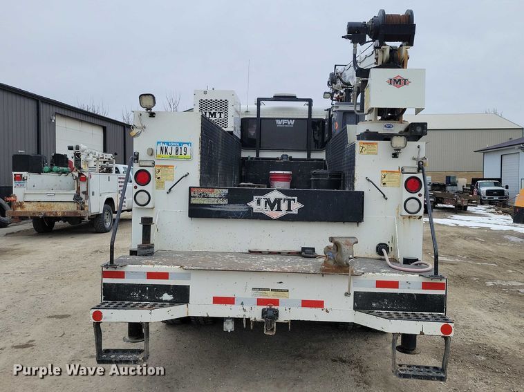 image for item EE0879 2016 Peterbilt 337 utility / service truck