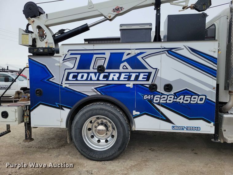 image for item EE0879 2016 Peterbilt 337 utility / service truck