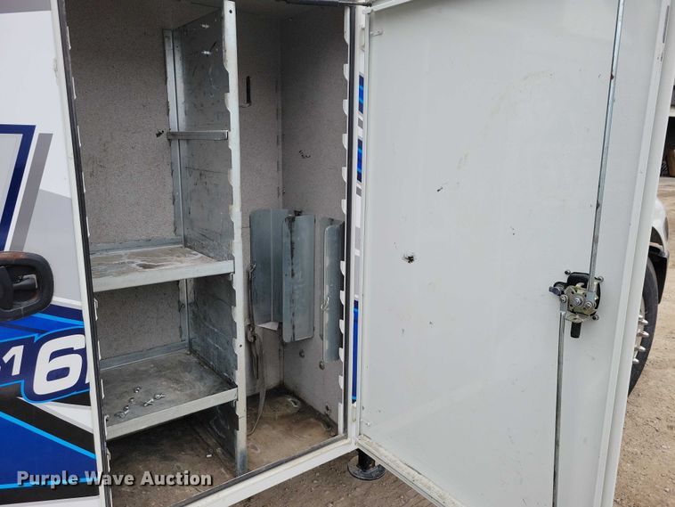 image for item EE0879 2016 Peterbilt 337 utility / service truck