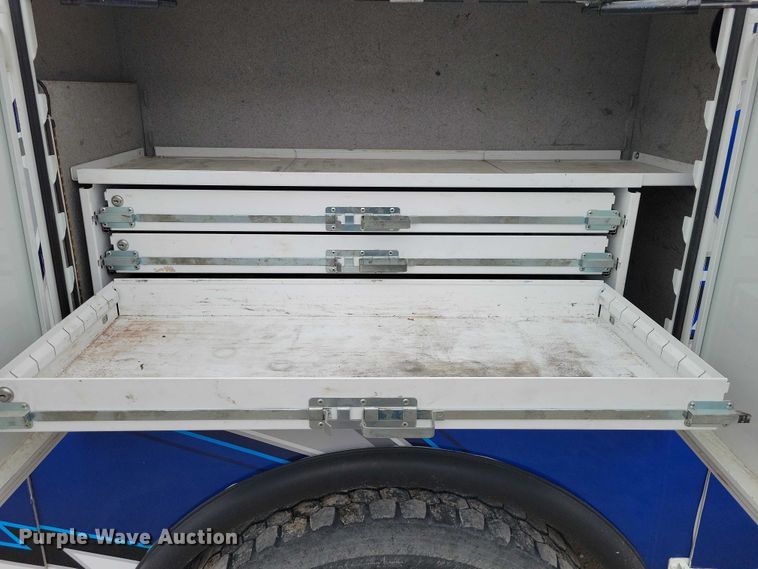 image for item EE0879 2016 Peterbilt 337 utility / service truck