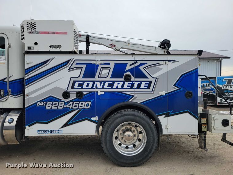 image for item EE0879 2016 Peterbilt 337 utility / service truck