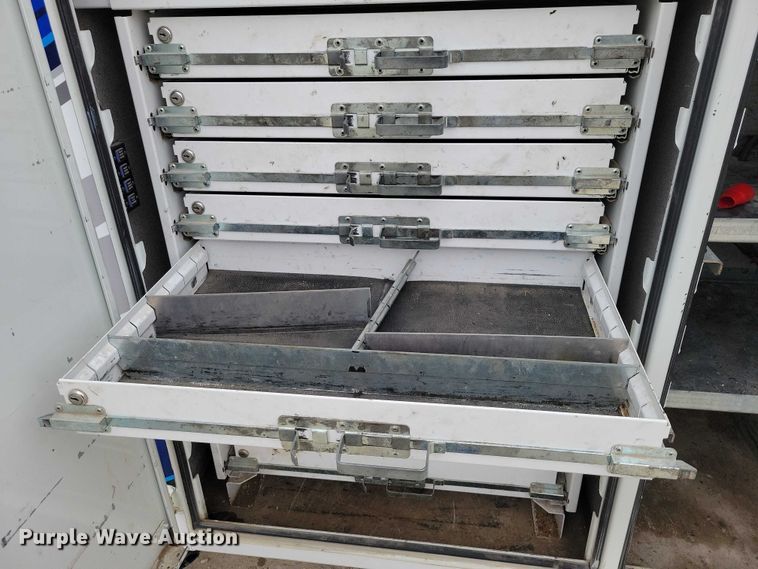 image for item EE0879 2016 Peterbilt 337 utility / service truck