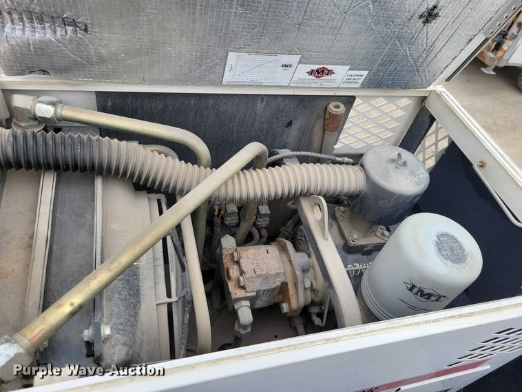 image for item EE0879 2016 Peterbilt 337 utility / service truck