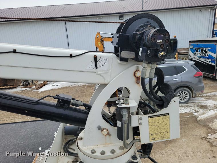 image for item EE0879 2016 Peterbilt 337 utility / service truck