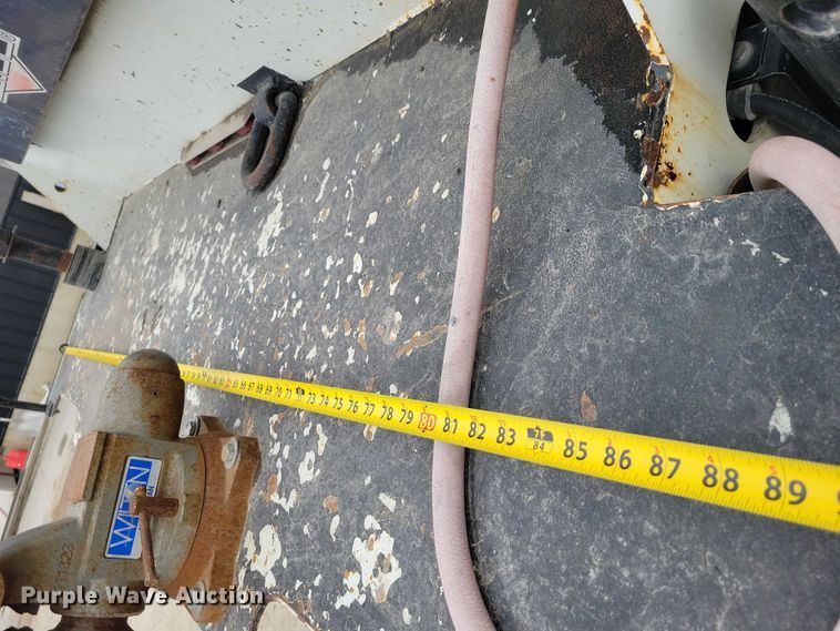 image for item EE0879 2016 Peterbilt 337 utility / service truck