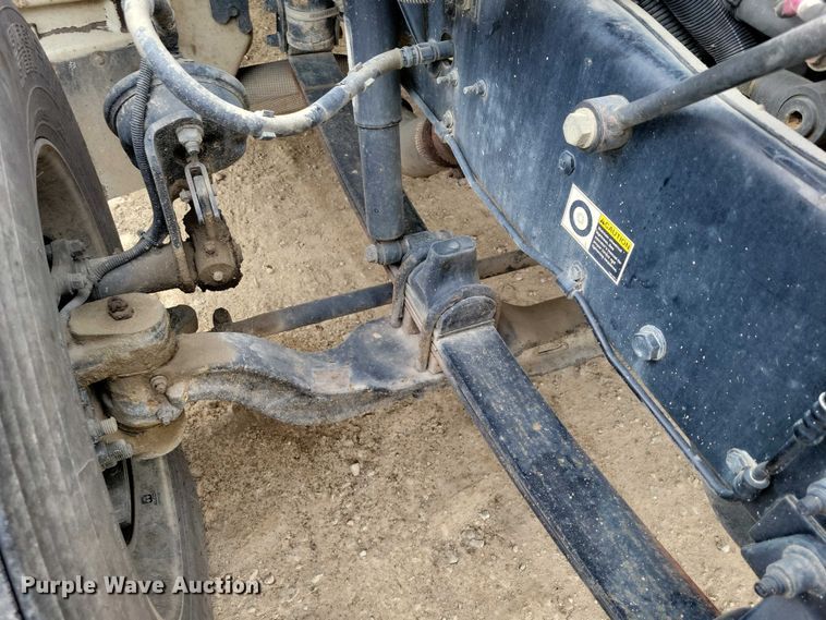 image for item EE0879 2016 Peterbilt 337 utility / service truck