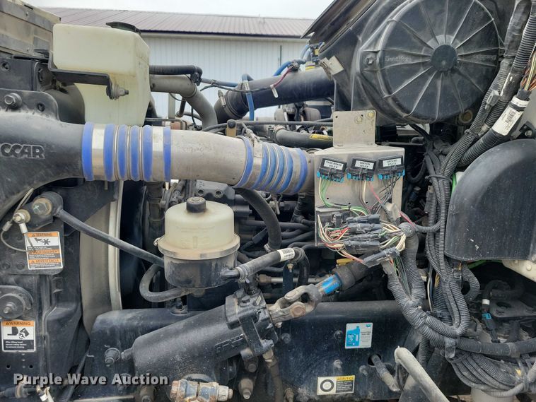 image for item EE0879 2016 Peterbilt 337 utility / service truck