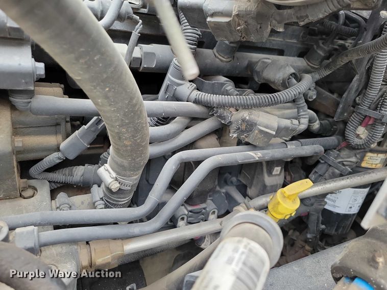 image for item EE0879 2016 Peterbilt 337 utility / service truck