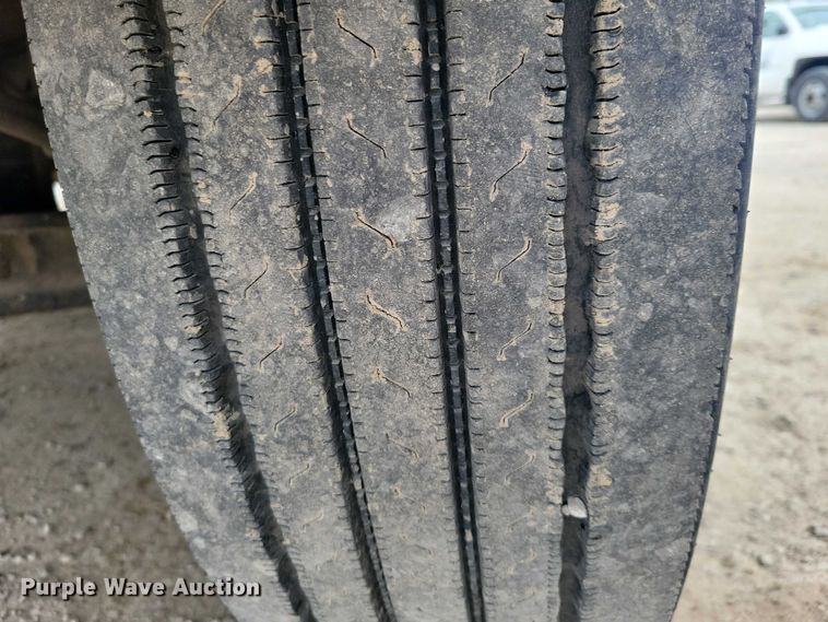 image for item EE0879 2016 Peterbilt 337 utility / service truck