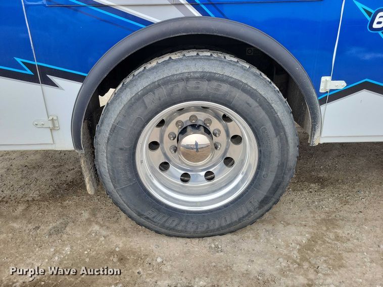 image for item EE0879 2016 Peterbilt 337 utility / service truck