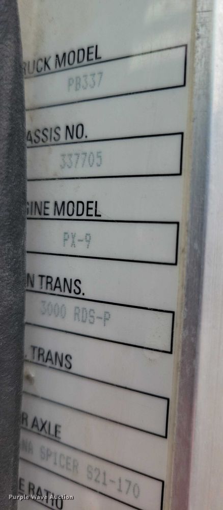 image for item EE0879 2016 Peterbilt 337 utility / service truck