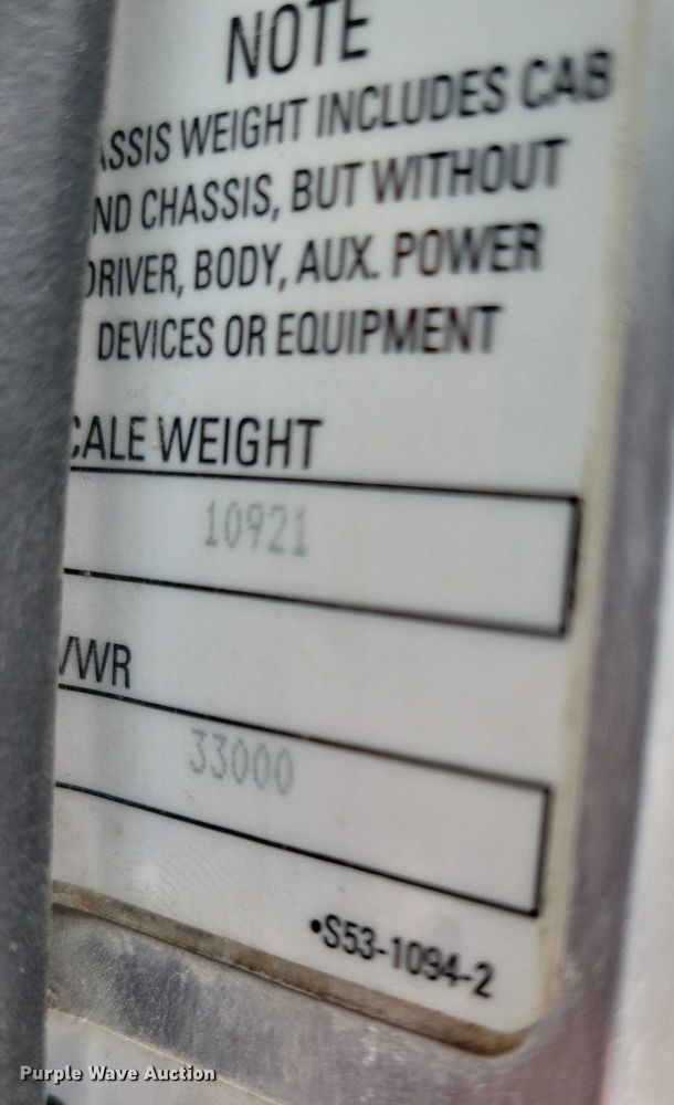 image for item EE0879 2016 Peterbilt 337 utility / service truck