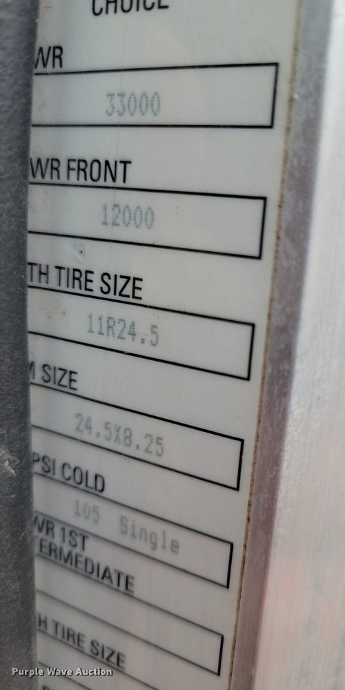 image for item EE0879 2016 Peterbilt 337 utility / service truck