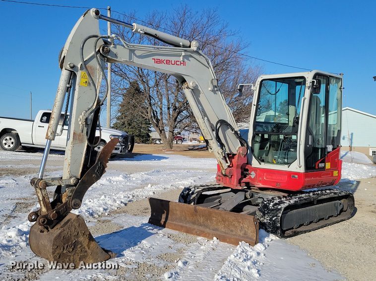 image for item EE0880 2014 Takeuchi TB260 mini excavator