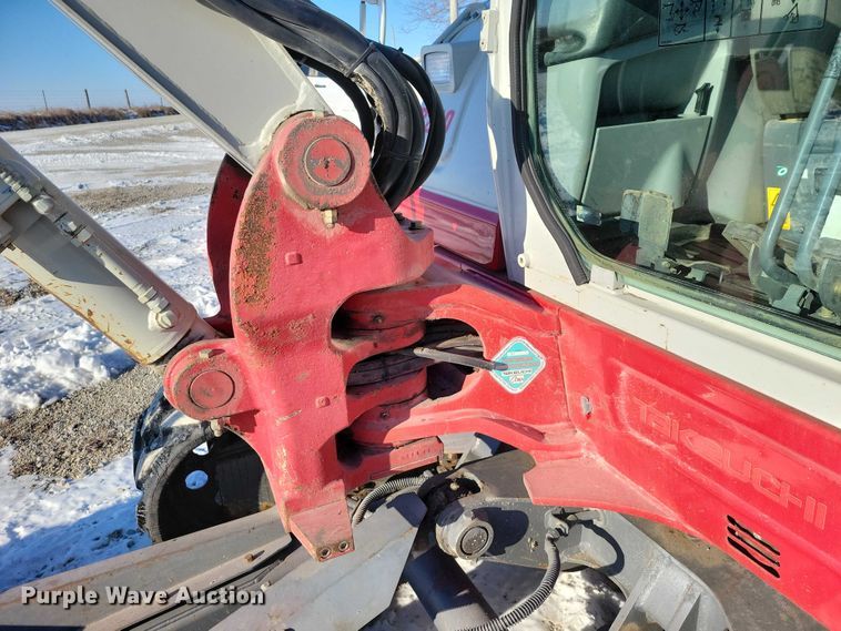 image for item EE0880 2014 Takeuchi TB260 mini excavator