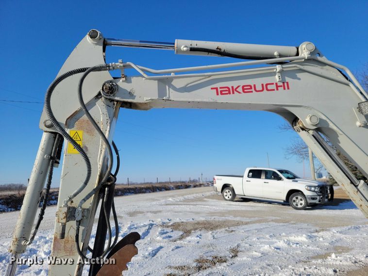 image for item EE0880 2014 Takeuchi TB260 mini excavator